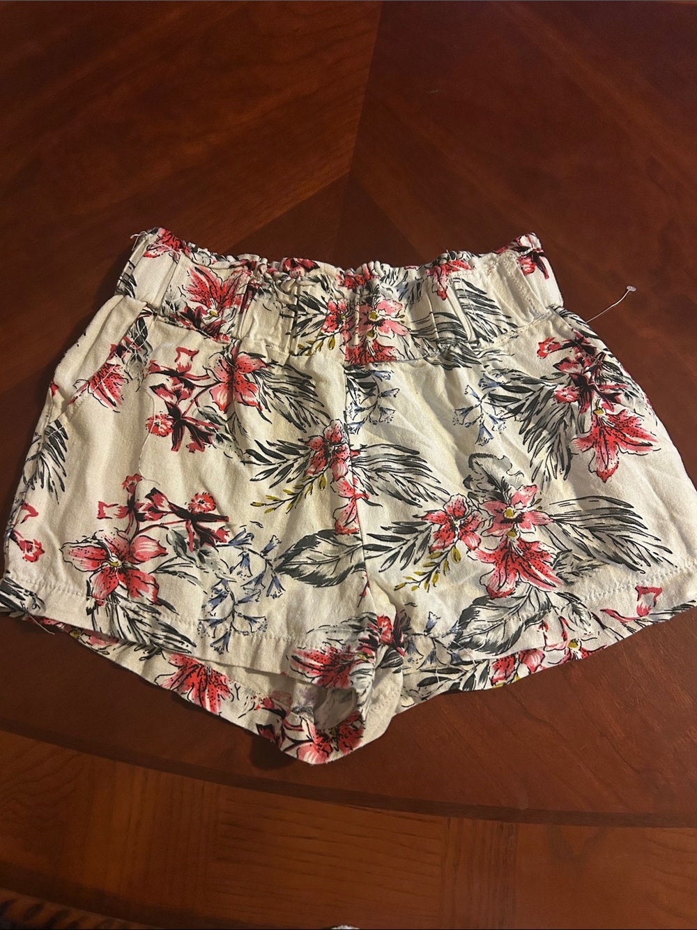 High-Waist White Floral Elastic-Waist Women's Shorts